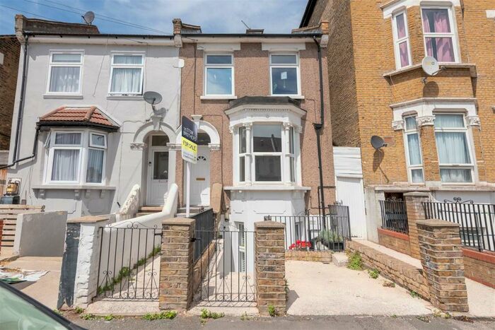 2 Bedroom Apartment To Rent In Boleyn Road, Forest Gate, E7