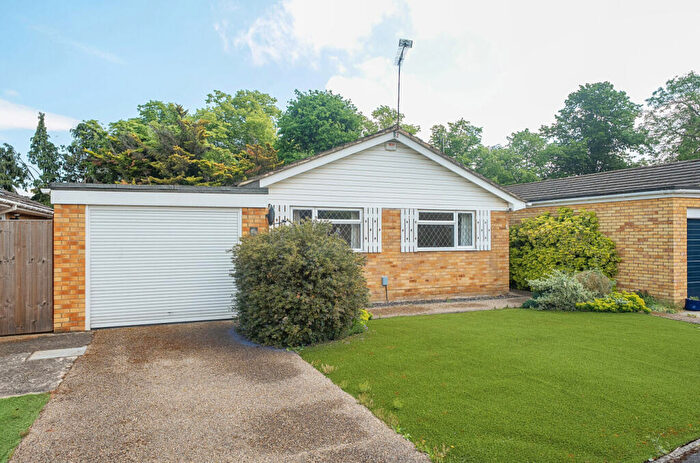 3 Bedroom Bungalow For Sale In New Haw, Surrey, KT15