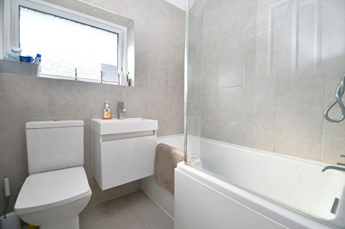 3 Bedroom Terraced House For Sale In Brentwood, Salford, M6