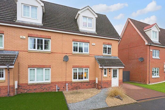 4 Bedroom Semi Detached House For Sale In Dow Place, Stenhousemuir, Larbert, FK5