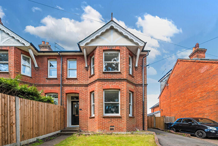 4 Bedroom Semi Detached House For Sale In Firgrove Hill, Farnham, GU9