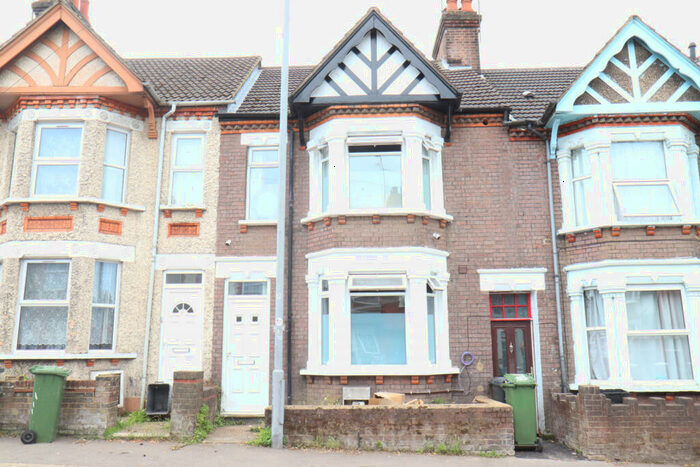 Flat To Rent In High Town Road, LU2