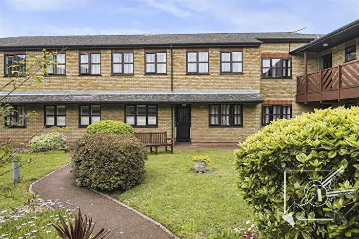1 Bedroom Flat For Sale In St. James's Road, Gravesend, DA11