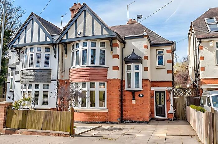 3 Bedroom Semi Detached House For Sale In St Georges Avenue, Northampton, NN2