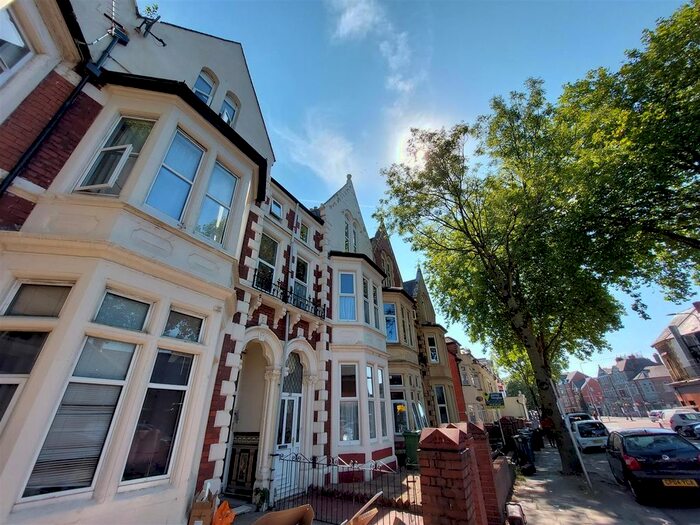 2 Bedroom Flat To Rent In Penylan Road, Cardiff, CF24