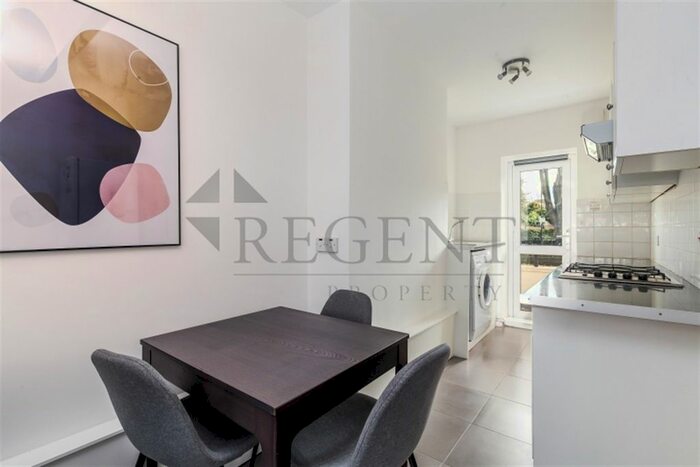 4 Bedroom Flat To Rent In Selby House, Oaklands Estate, SW4