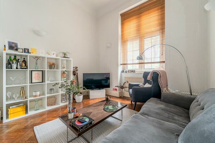 1 Bedroom Apartment To Rent In Rosebery Avenue London, EC1R