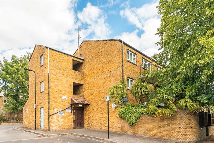 2 Bedroom Flat For Sale In North Road, South Ealing, W5