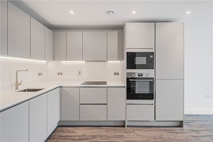 1 Bedroom Flat To Rent In Shillingford House, Munda Way, Oxford, OX2