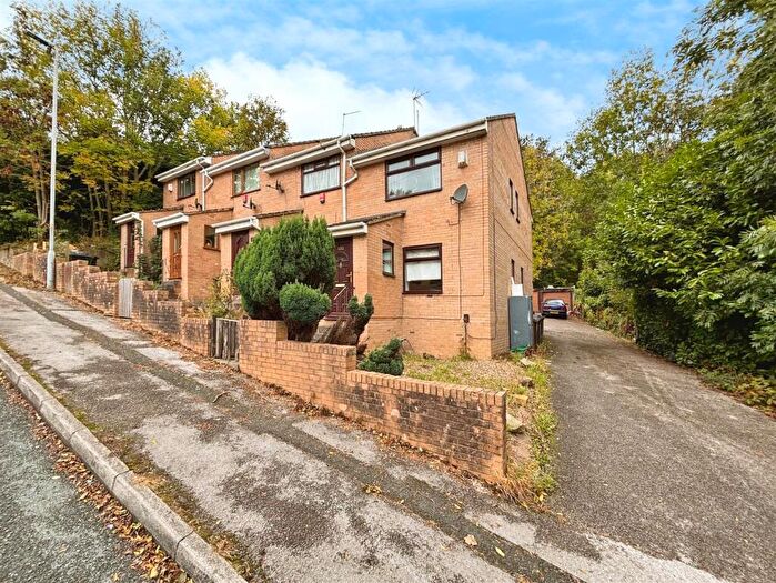 2 Bedroom End Of Terrace House For Sale In Brownroyd Hill Road, Bradford, BD6