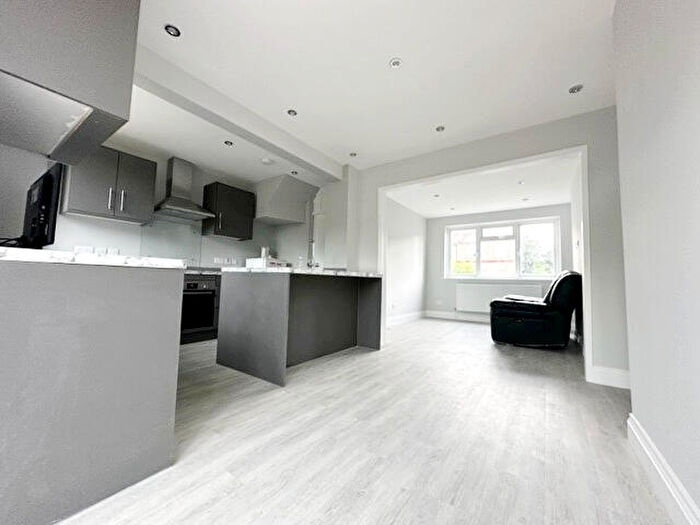 3 Bedroom House To Rent In Rutland Way, Orpington, BR5