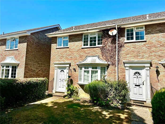3 Bedroom End Of Terrace House For Sale In Grafton Gardens, Pennington, Lymington, Hampshire, SO41