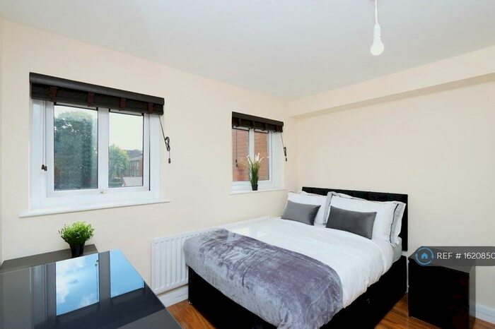 3 Bedroom Flat To Rent In Leigh Road, Birmingham, B8