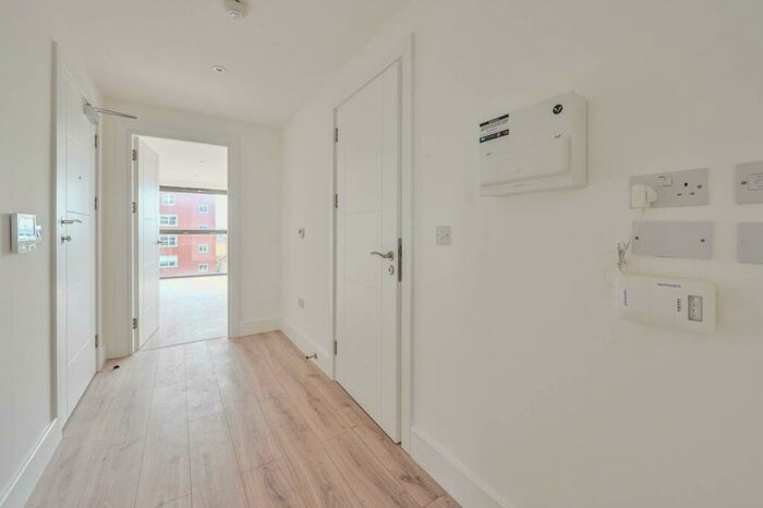1 Bedroom Flat To Rent In Clements Lane, Ilford, IG1