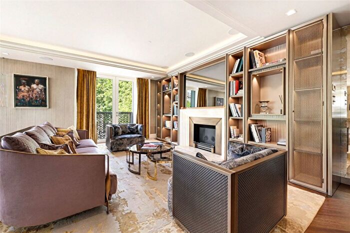 3 Bedroom Flat To Rent In Strand, Covent Garden London, WC2R