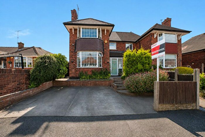 3 Bedroom Semi-Detached House For Sale In Century Avenue, Mansfield, Nottinghamshire, NG18