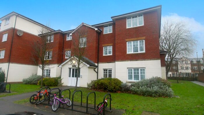 1 Bedroom Flat To Rent In Bramber House, Kennedy Road, Horsham, RH13