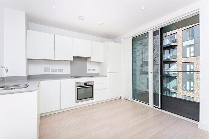 1 Bedroom Flat To Rent In Cherry Orchard Road, East Croydon, CR0