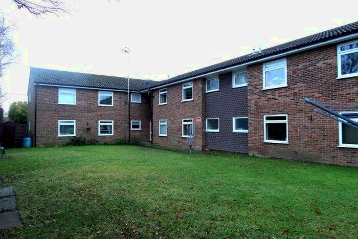 2 Bedroom Flat To Rent In Shortridge Court, Witham, CM8