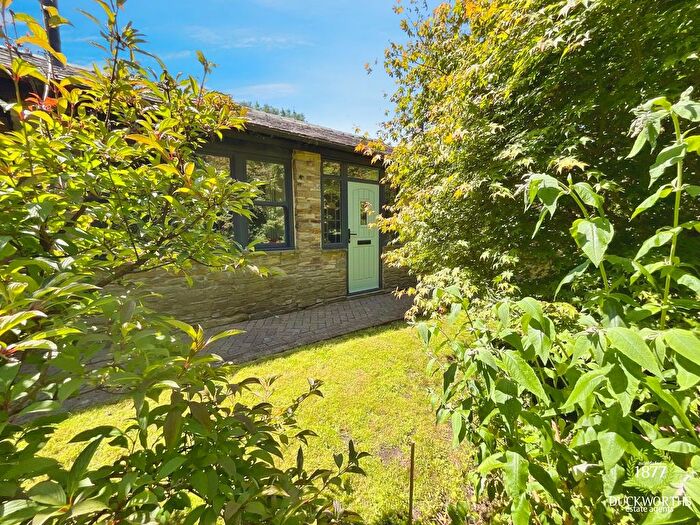 4 Bedroom Detached House For Sale In Bolton Road, Darwen, BB3