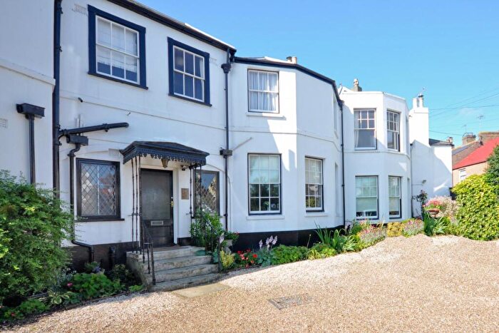 4 Bedroom Apartment For Sale In Beachlands Court, The Strand, Walmer, Deal, CT14