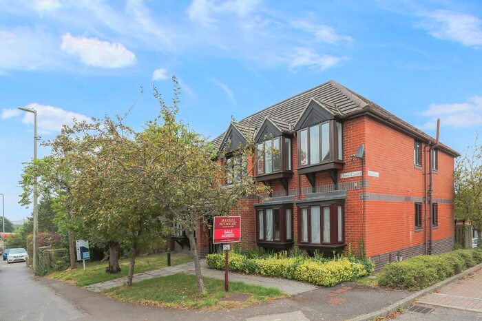 2 Bedroom Flat To Rent In London Road, Uckfield, TN22