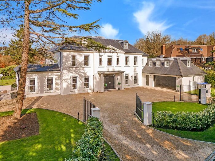 6 Bedroom Detached House For Sale In The Chase, Oxshott, KT22