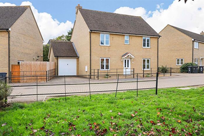 4 Bedroom Property For Sale In Grafton Drive, Highfields Caldecote, Cambridge, CB23