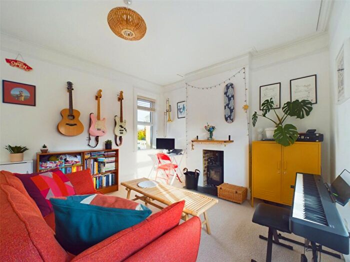 1 Bedroom Apartment For Sale In Parkwood Road, Bournemouth, Dorset, BH5