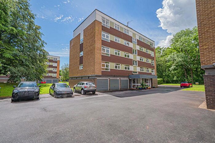 3 Bedroom Apartment For Sale In Riverside Drive, Solihull, B91