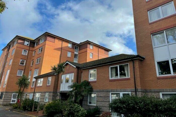 1 Bedroom Flat To Rent In St. Peters Road, Bournemouth, BH1