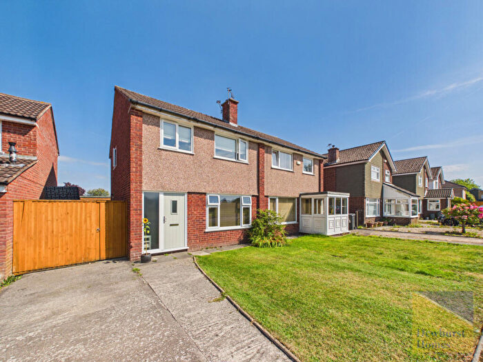 3 Bedroom Semi-Detached House For Sale In Chestnut Avenue, Penwortham, Preston, PR1