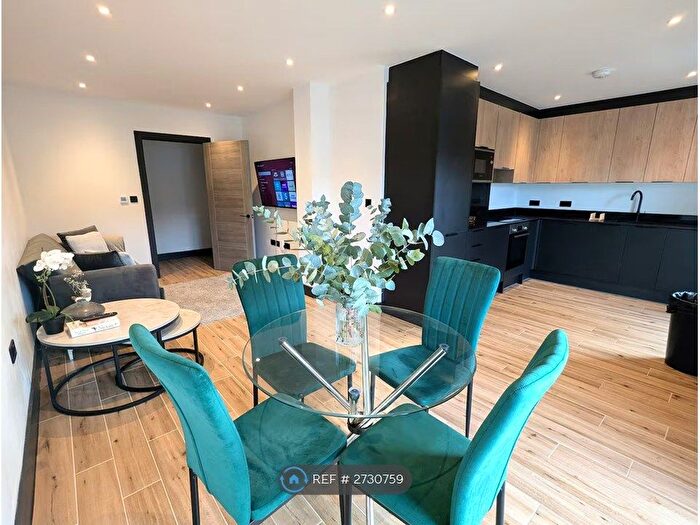 2 Bedroom Flat To Rent In London, London, N12