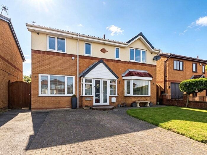 6 Bedroom Detached House For Sale In Further Field, Norden, OL11
