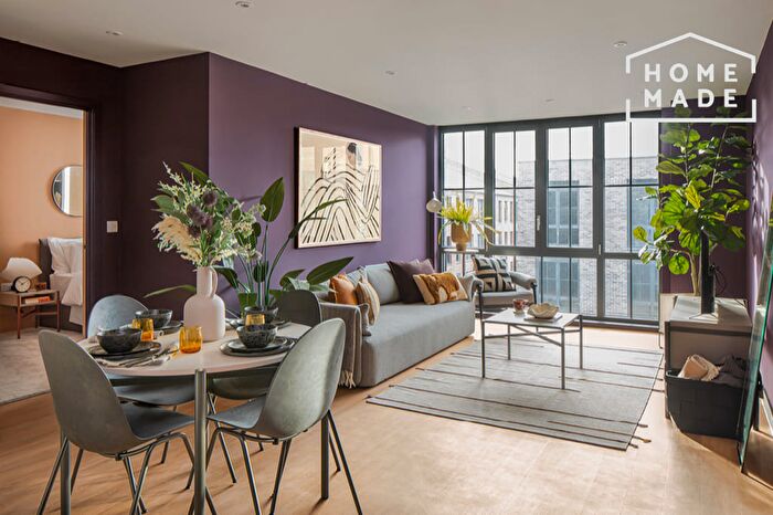 3 Bedroom Flat To Rent In The Goodsyard, B18