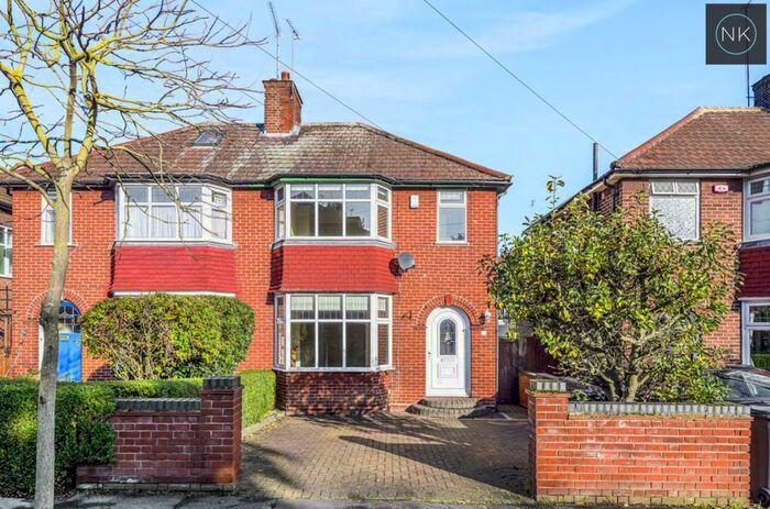 3 Bedroom Semi-Detached House To Rent In St. Albans Road, Woodford Green, IG8