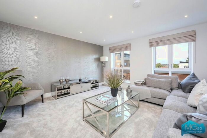 4 Bedroom Terraced House To Rent In Torrington Gardens, Bounds Green, London, N11