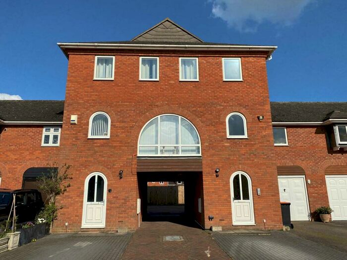 2 Bedroom Apartment To Rent In Wallace Mews, Eaton Bray, LU6