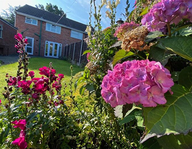 3 Bedroom House To Rent In Selworthy Drive, Hillcroft Park, Stafford, ST17