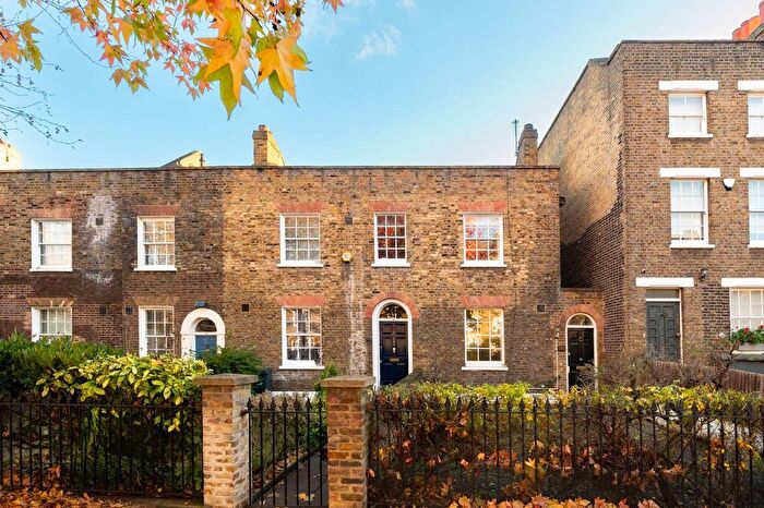 2 Bedroom Flat For Sale In Kennington Lane, Kennington, London, SE11