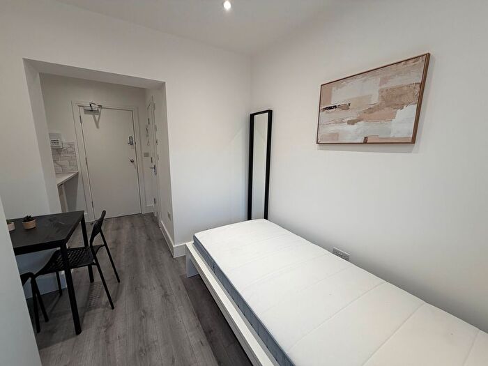 Studio To Rent In Derwent Close, Dartford, DA1