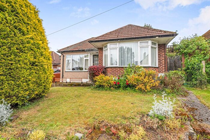 2 Bedroom Detached House For Sale In Reddown Road, Coulsdon, CR5