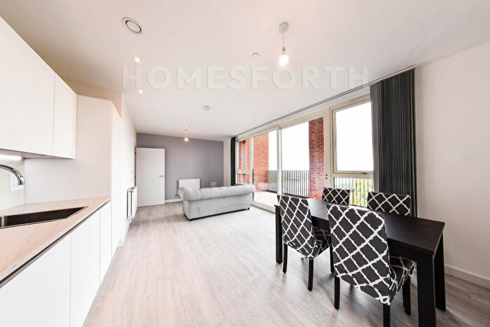 1 Bedroom Apartment To Rent In Rosefinch Apartments, Shearwater Drive, Hendon, NW9