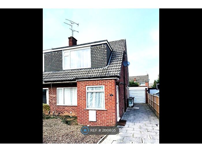 3 Bedroom Semi Detached House To Rent In Brookhill Drive, Leeds, LS17