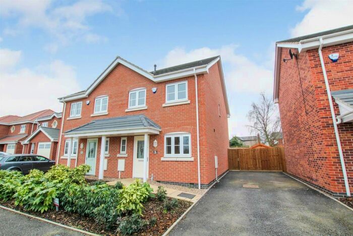 3 Bedroom Semi-Detached House To Rent In Windmill Close, Waingroves, Ripley, Derbyshire, DE5