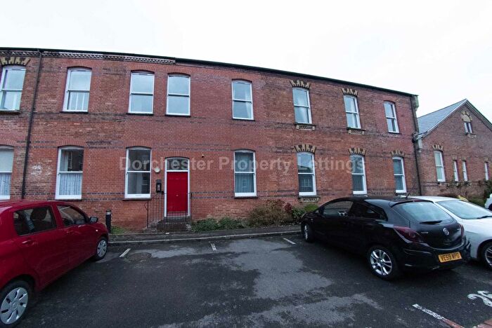 2 Bedroom Flat To Rent In Redwood House, Charminster, DT2