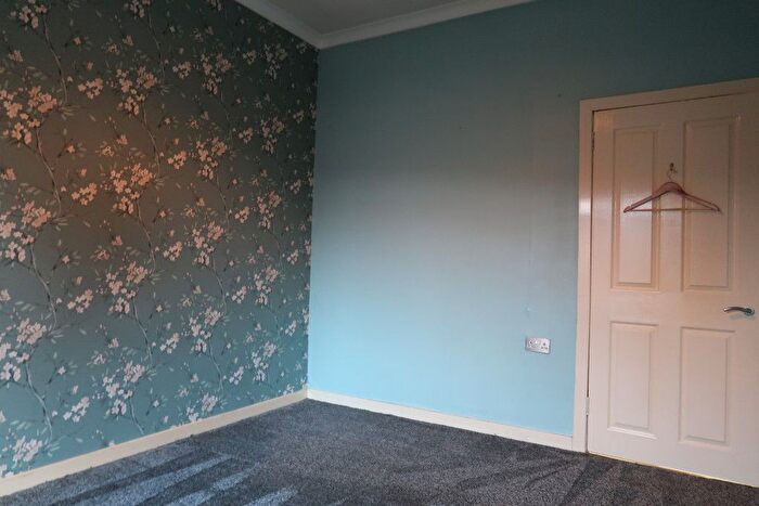 2 Bedroom Flat To Rent In Angus Avenue, Glasgow, G52