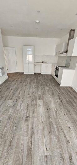 2 Bedroom Flat To Rent In Upper Green East, Mitcham, CR4