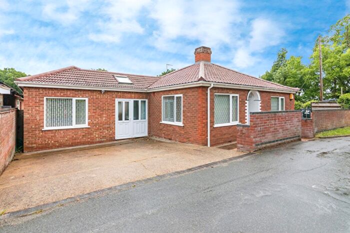 4 Bedroom Detached Bungalow For Sale In Gunton Avenue, Lowestoft, NR32