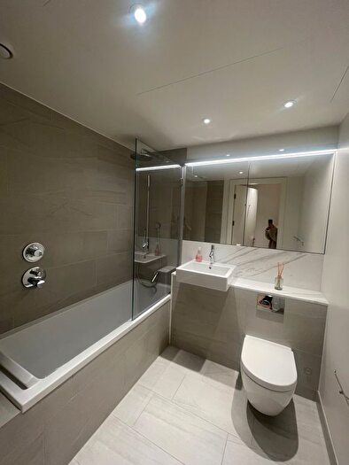 3 Bedroom Flat To Rent In Pico House, Battersea, London, SW11